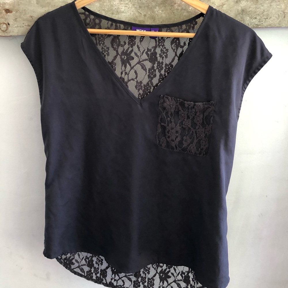 ☀️ 4 for $25 | Lace back blouse